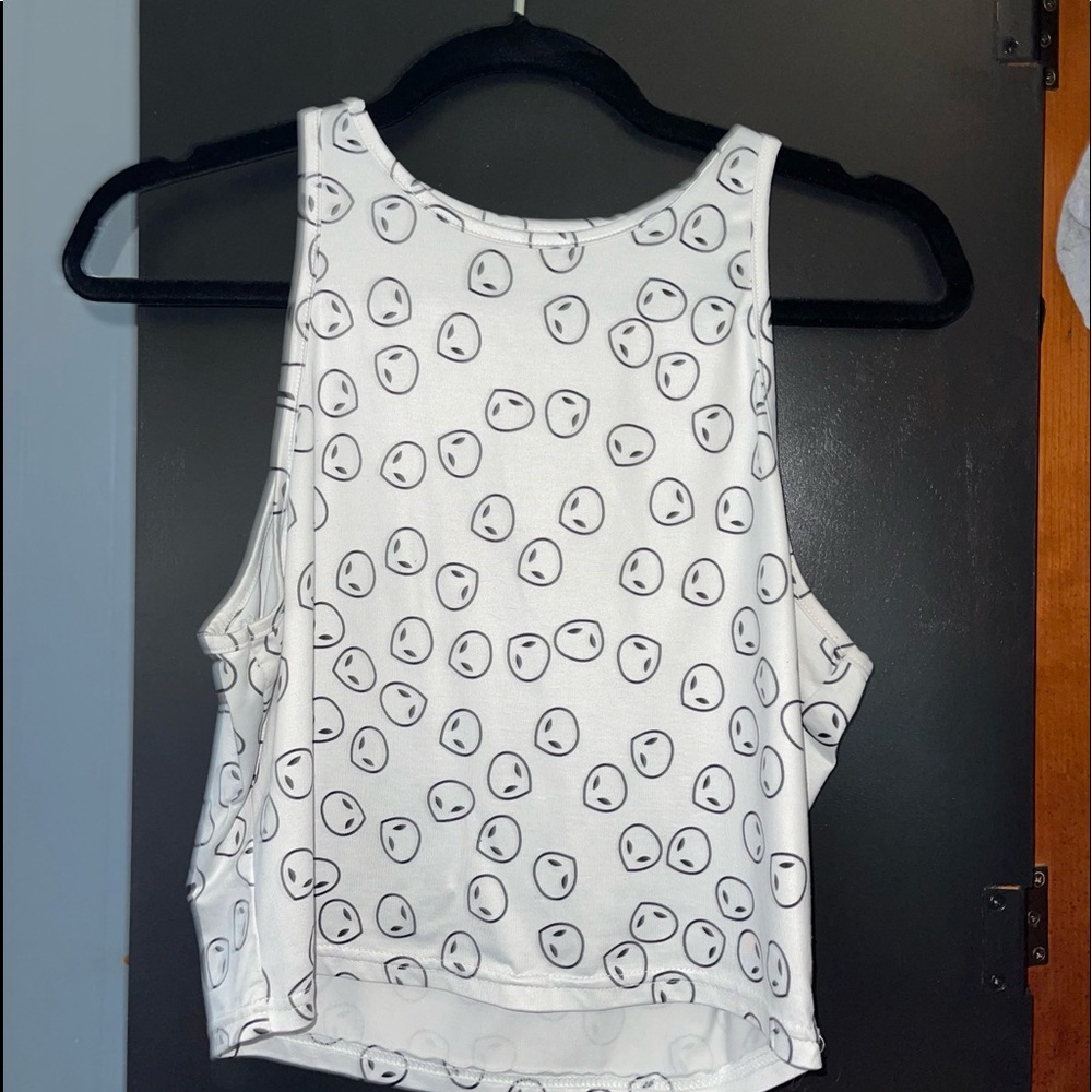 Alien top